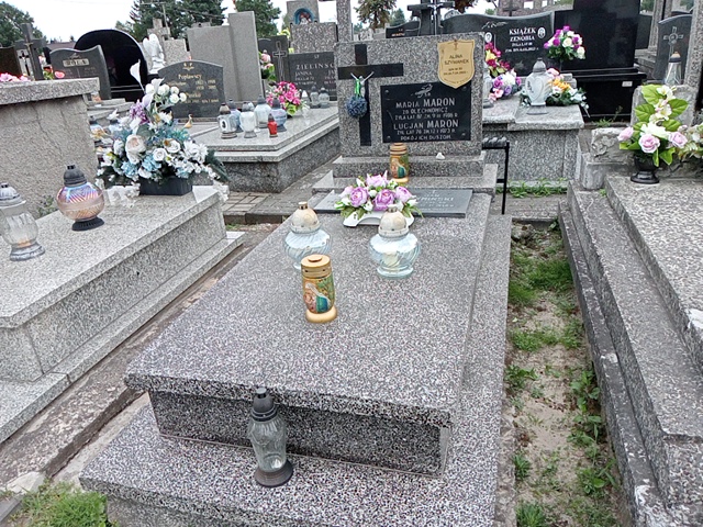 Grób Lucjan Maron