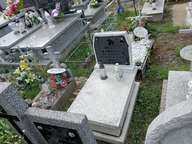 Grób Henryk Kamiński